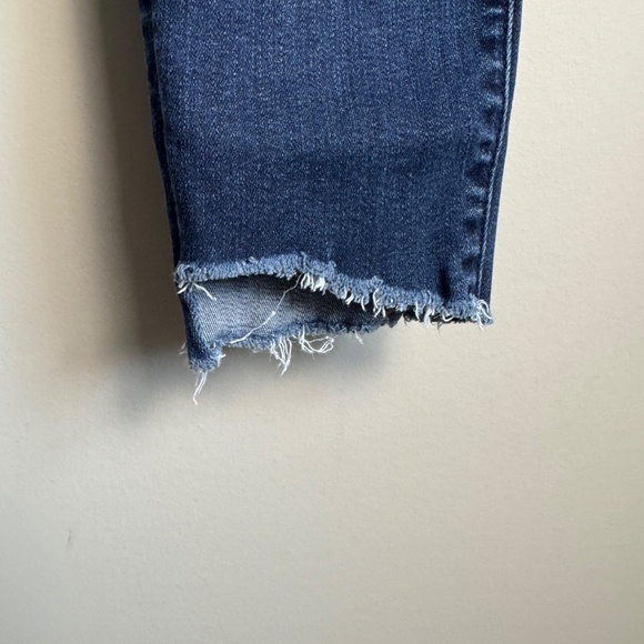 Mother STUNNER Zip Ankle Step‎ Fray Jeans Medium Wash 28 A Trip Down Memory Lane - Picture 2 of 16